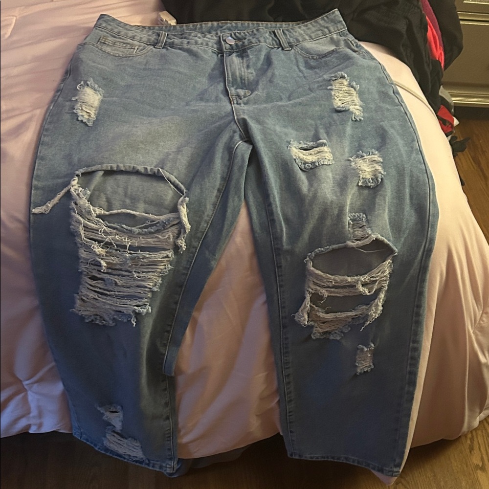 SHEIN Ripped Light Blue Boyfriend Jeans